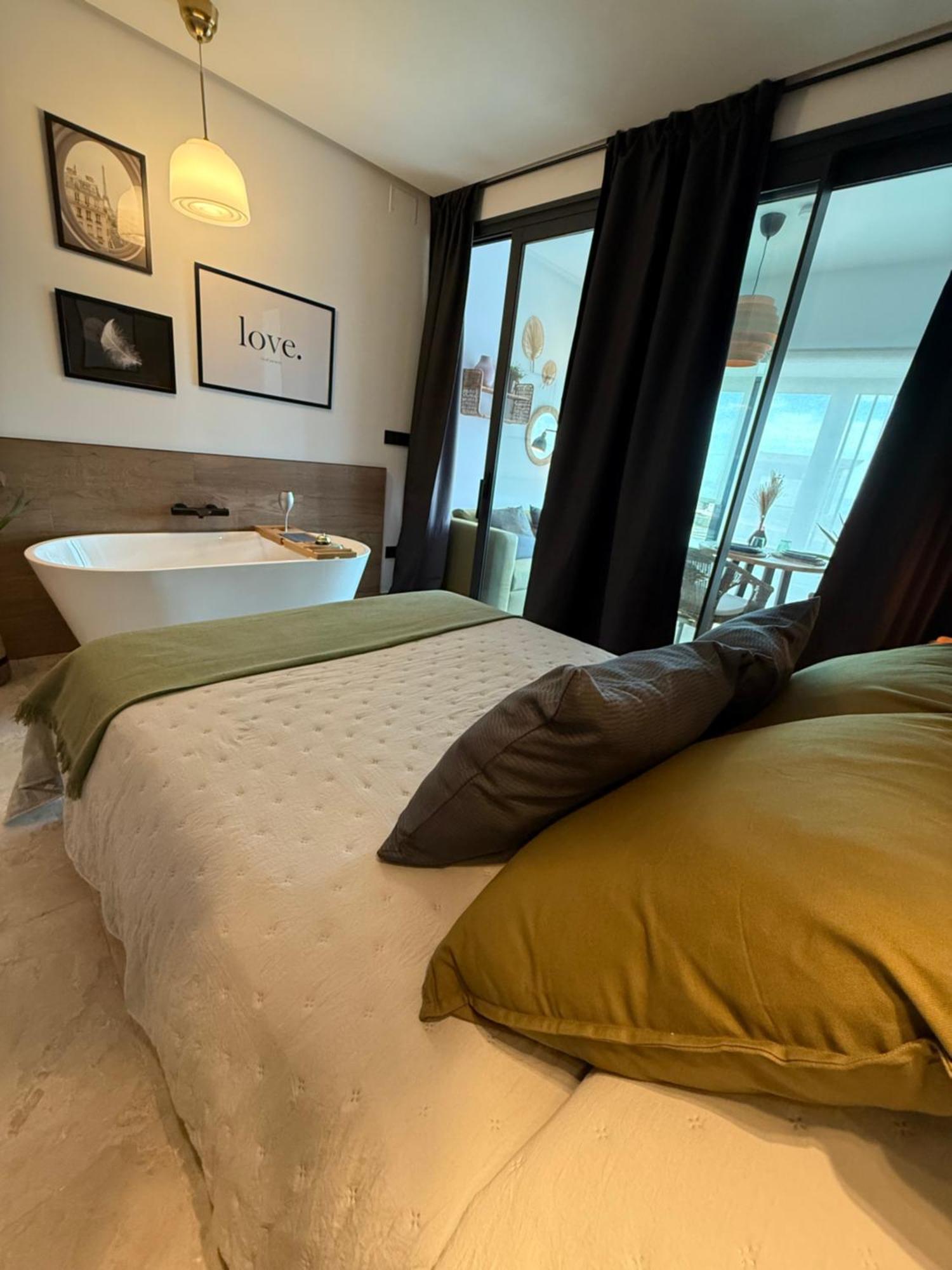 Bed and Breakfast Victoria Loft à Castell de Ferro Extérieur photo